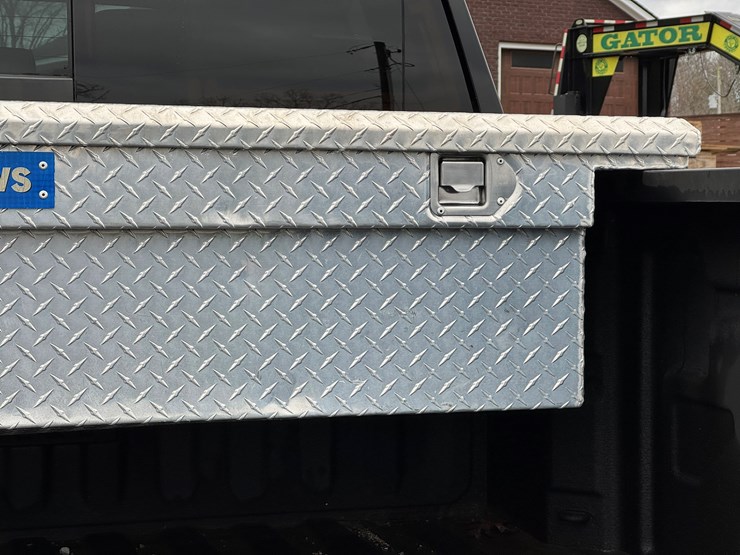 2021-chevrolet-3500hd-image-28