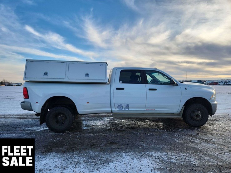 2018-dodge-3500-image-28