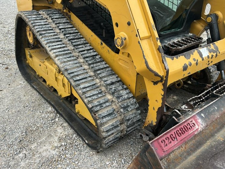 2019-caterpillar-249d-image-38