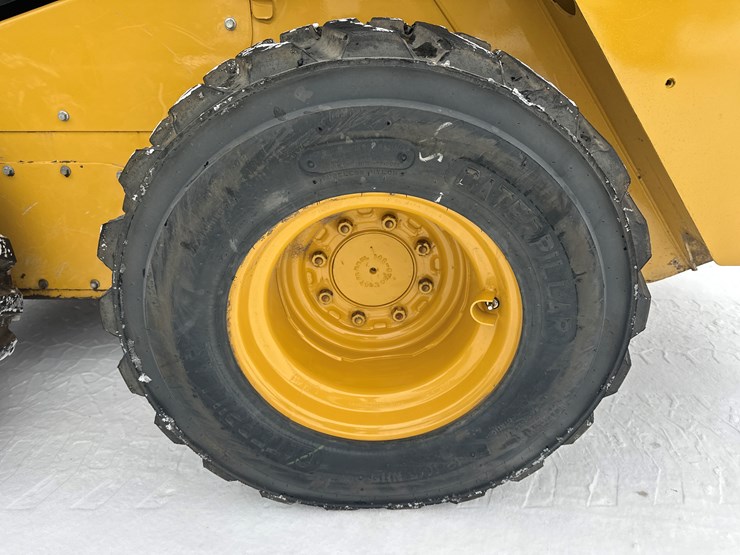 caterpillar-242d-image-52