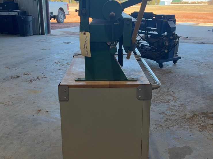 2013-grizzly-metal-brake-image-6