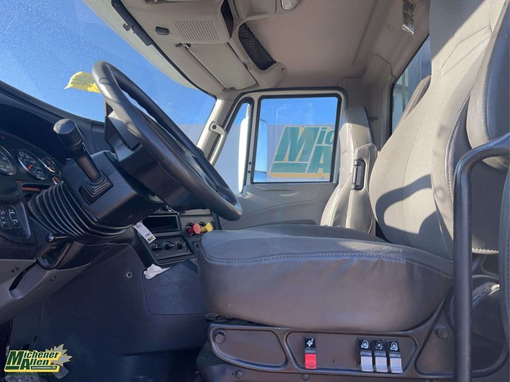 2017-international-prostar-image-14