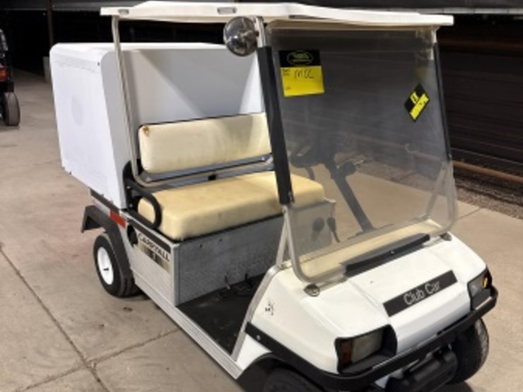 2010-club-car-carryall-1-image-2