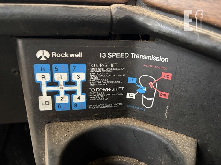 1992-freightliner-fld120-image-19