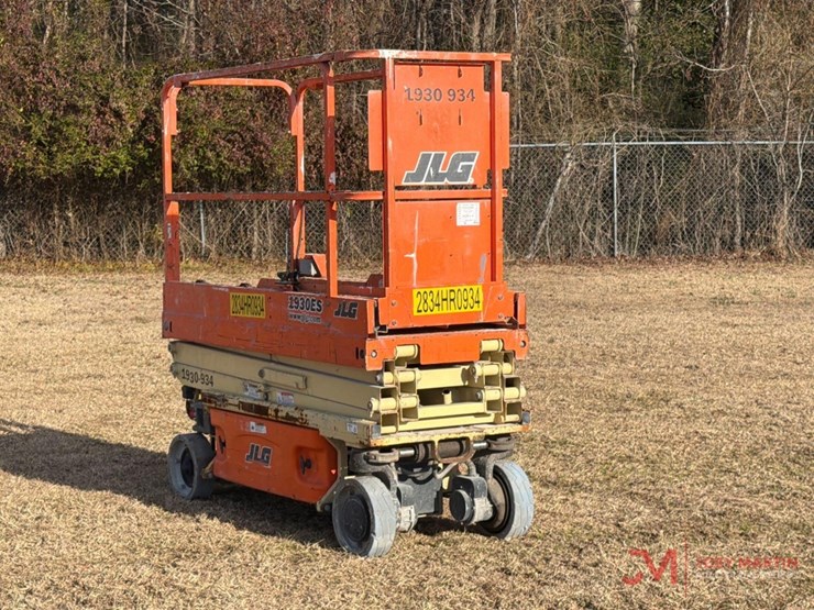 2016-jlg-1930es-image-1