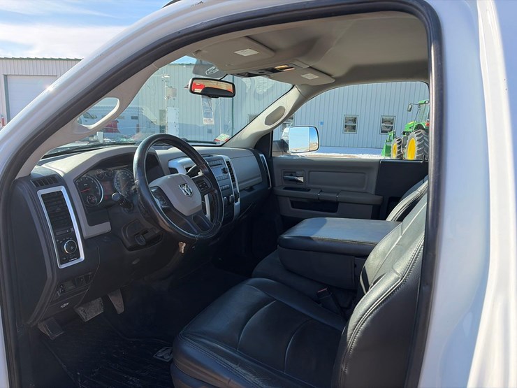 2012-dodge-ram-2500-image-13