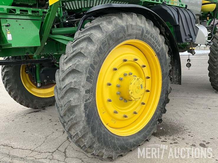 2020-john-deere-r4045-image-12