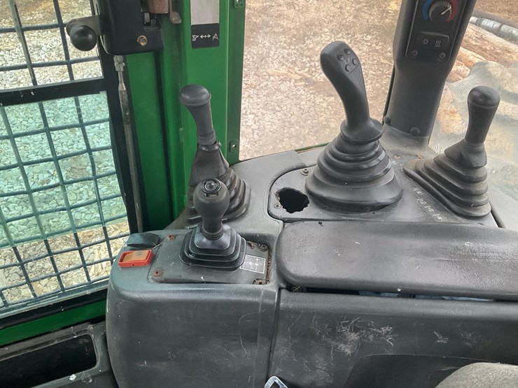 2010-deere-648h-image-18