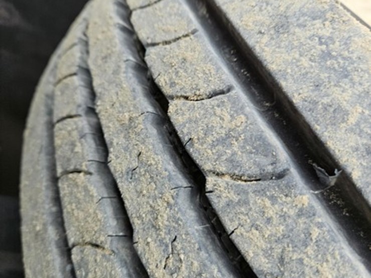 #309-•-2003-gmc-c5500-aerial-truck-image-52