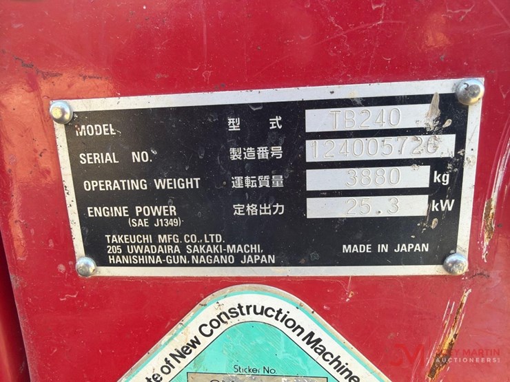 2020-takeuchi-tb240-image-26