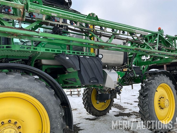 2015-john-deere-r4038-image-16