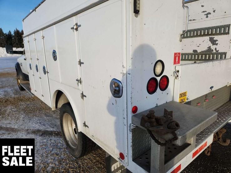 2015-ram-5500-4x4-s/a-service-truck-image-48