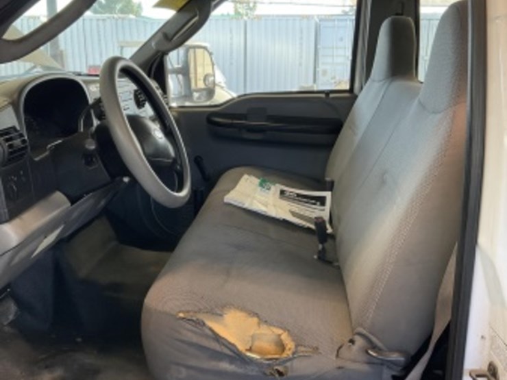 2006-ford-f450-image-26