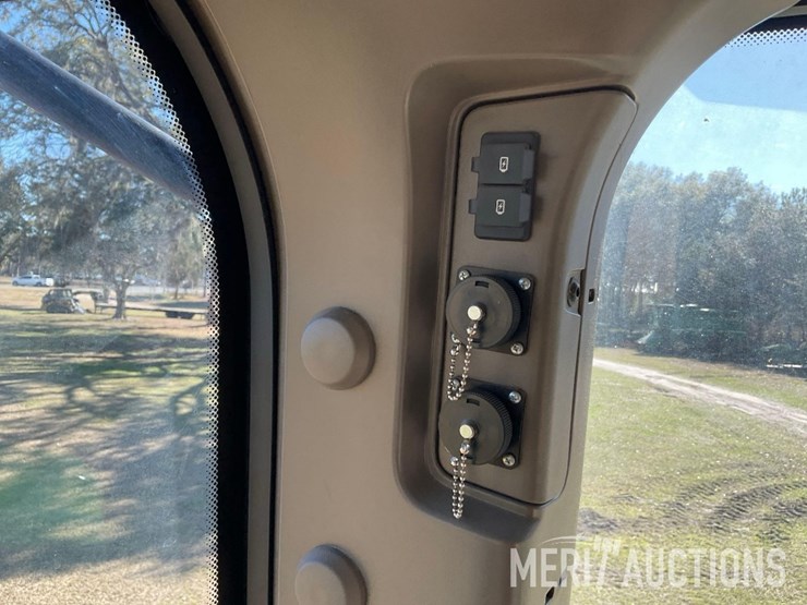 2023-john-deere-8r-370-image-50