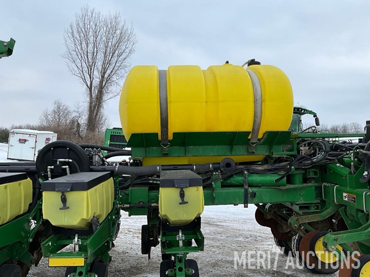 2013-john-deere-1770nt-image-16