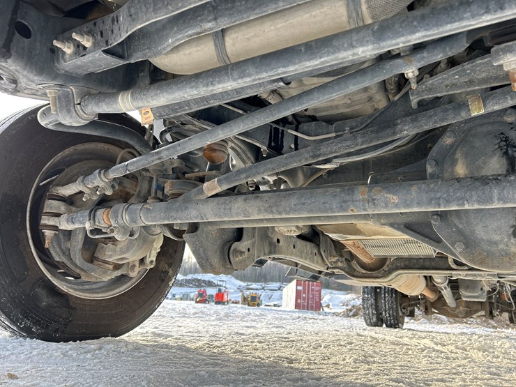 2021-ford-f550-image-46