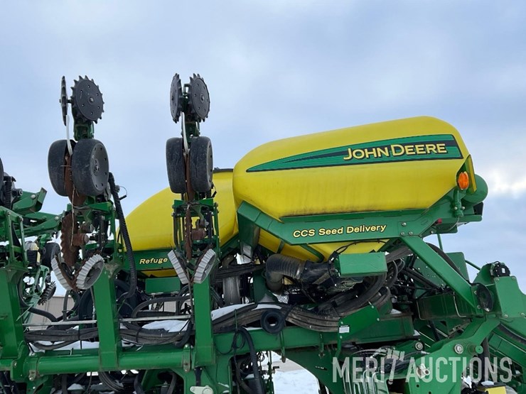 2012-john-deere-1790-image-17