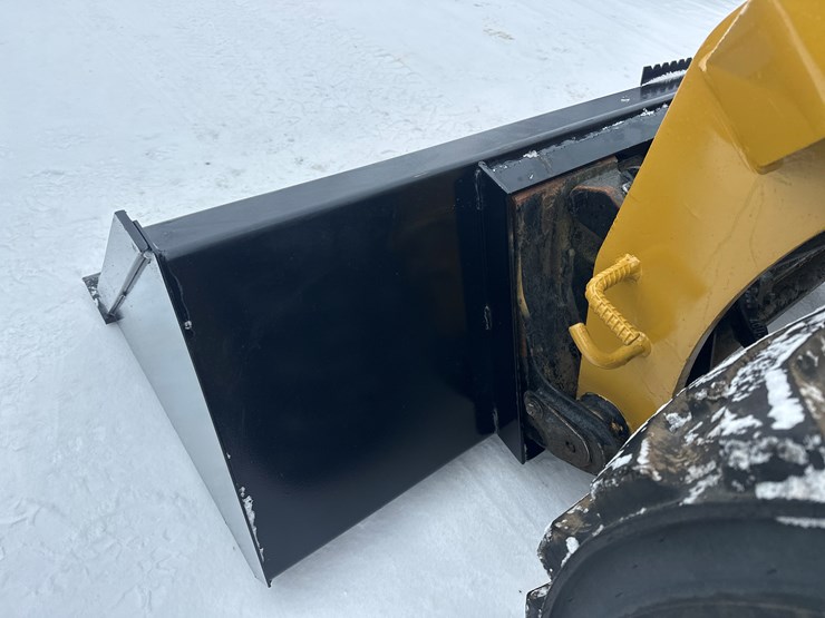 caterpillar-242d-image-30