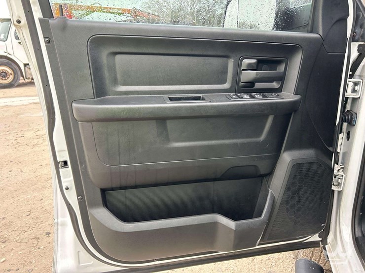 2020-dodge-3500-image-11