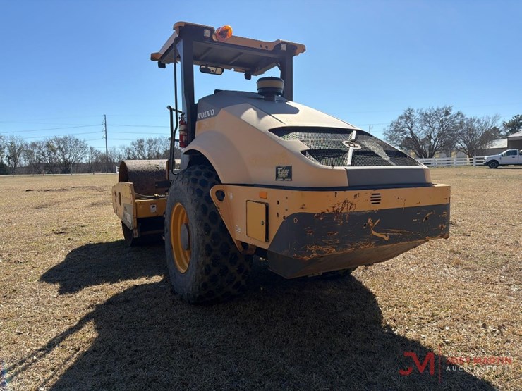 2016-volvo-sd115b-image-3