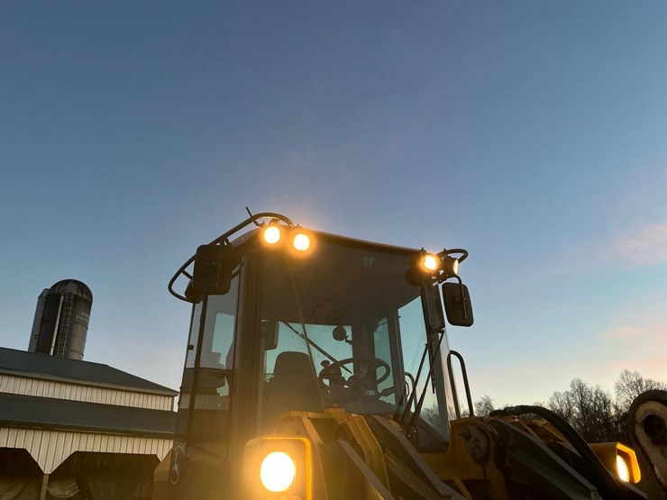 2009-deere-544k-image-42