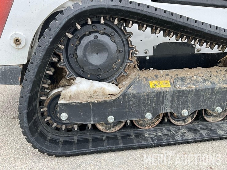 2024-bobcat-t740-image-22