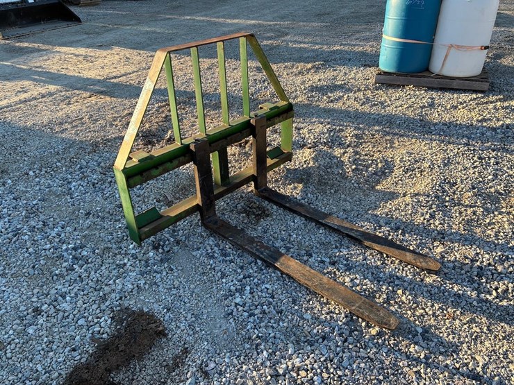 armstrong-ag-48”-tractor-loader-pallet-forks-image-3