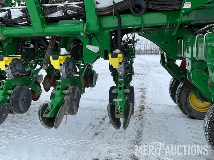 2016-john-deere-1795-image-17