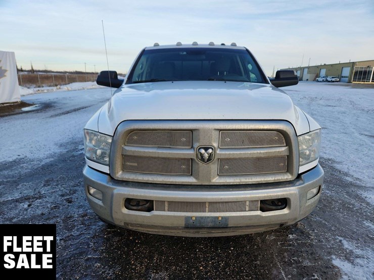 2018-dodge-3500-image-24