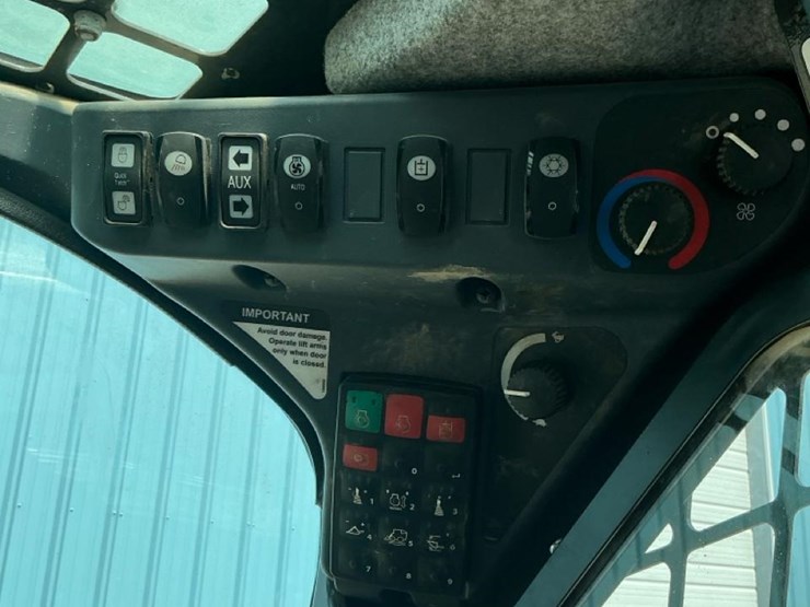 2019-deere-333g-image-31