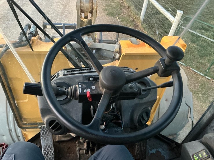 2009-deere-544k-image-21