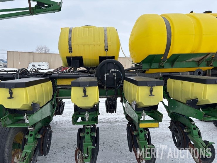 2013-john-deere-1770nt-image-15