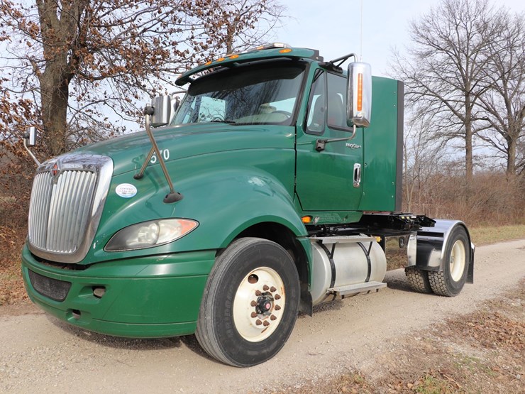 2014-international-prostar-image-1