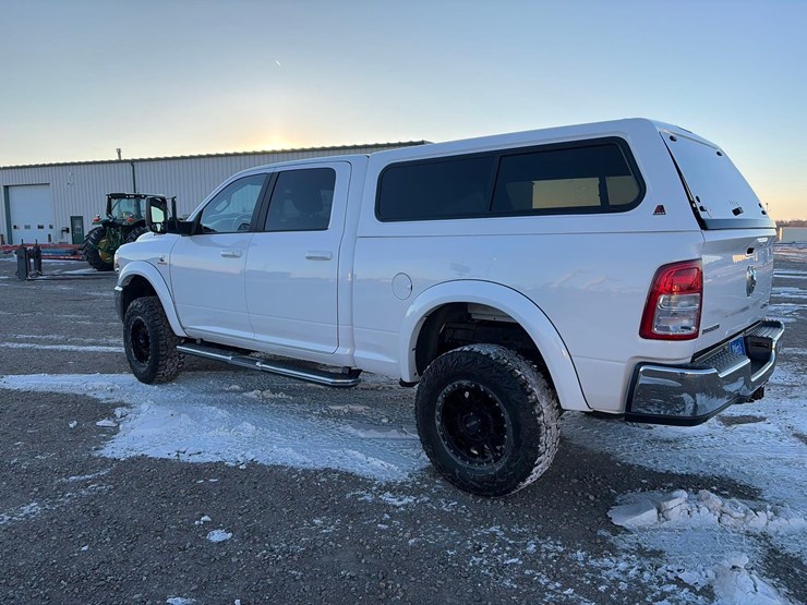 2020-ram-2500-big-horn-image-4