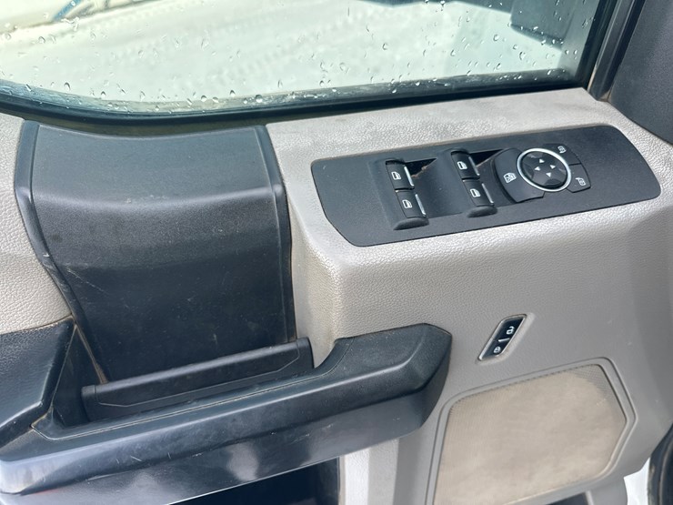 2017-ford-f350-image-38