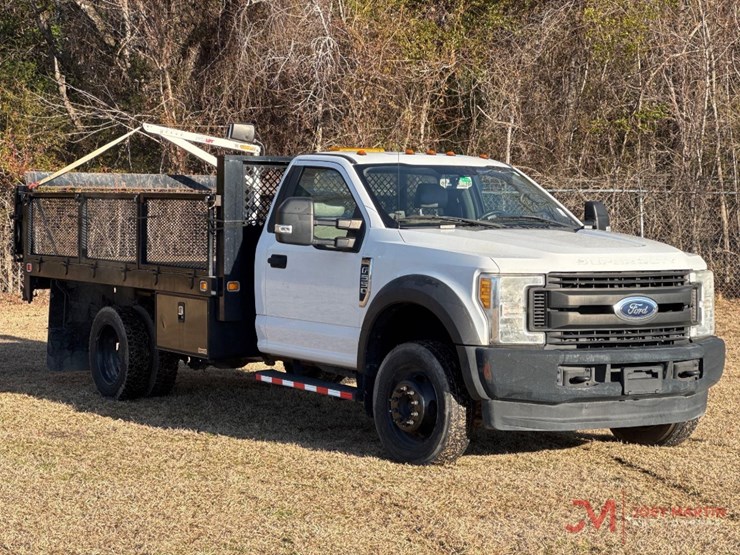 2017-ford-f550-xl-image-1