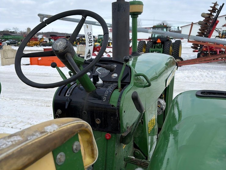 john-deere-3020-image-13