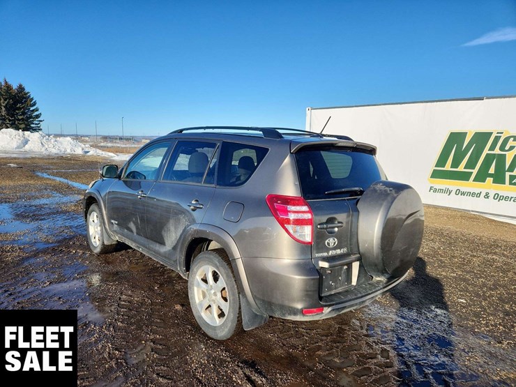 2009-toyota-rav4-image-3