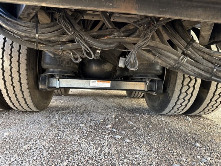 2012-international-7400-image-18