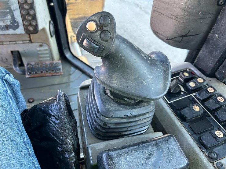 caterpillar-d6k-xl-image-25