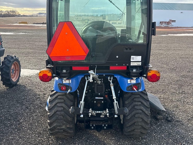 new-holland-25s-utility-tractor-image-3