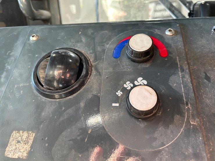 2017-gehl-rs6-34-image-15