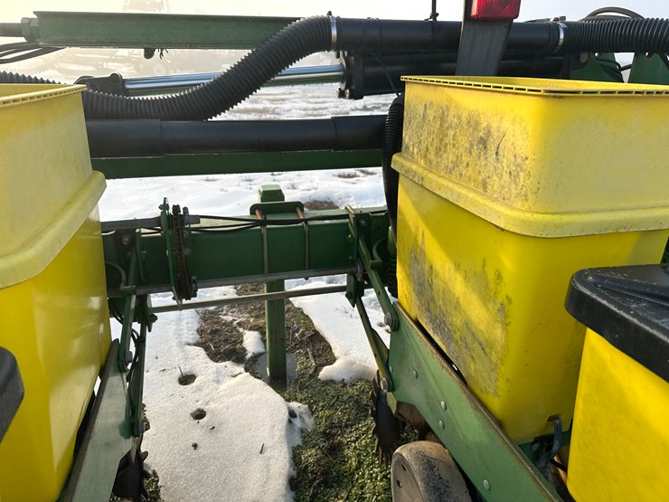 john-deere-1720-image-52