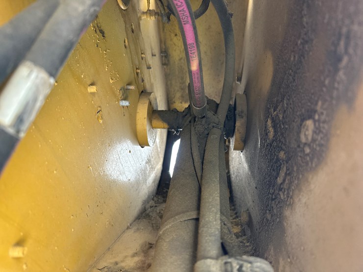 caterpillar-242d-image-19