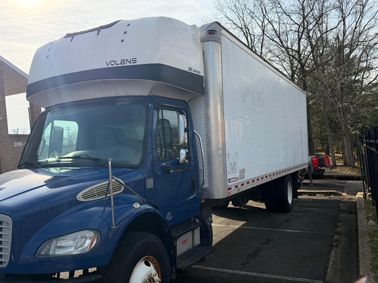 2014-freightliner-m2-106-image-7