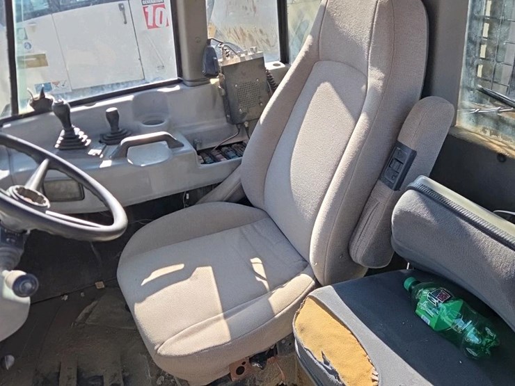 2005-cummins-m11-image-24