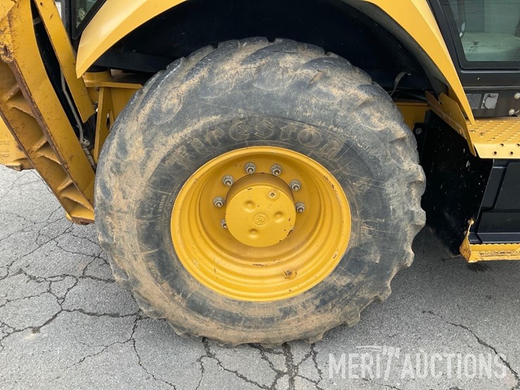 2017-caterpillar-420f2-image-40