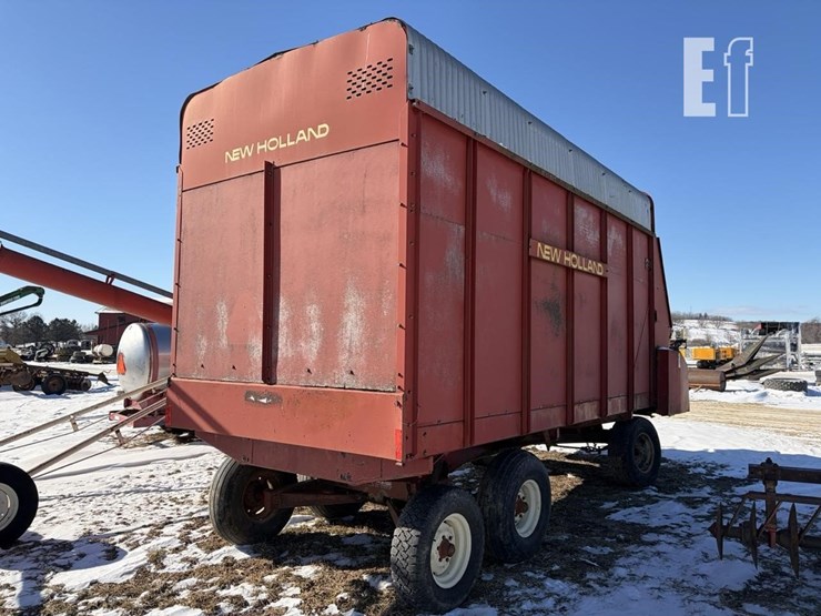 new-holland-816-image-4