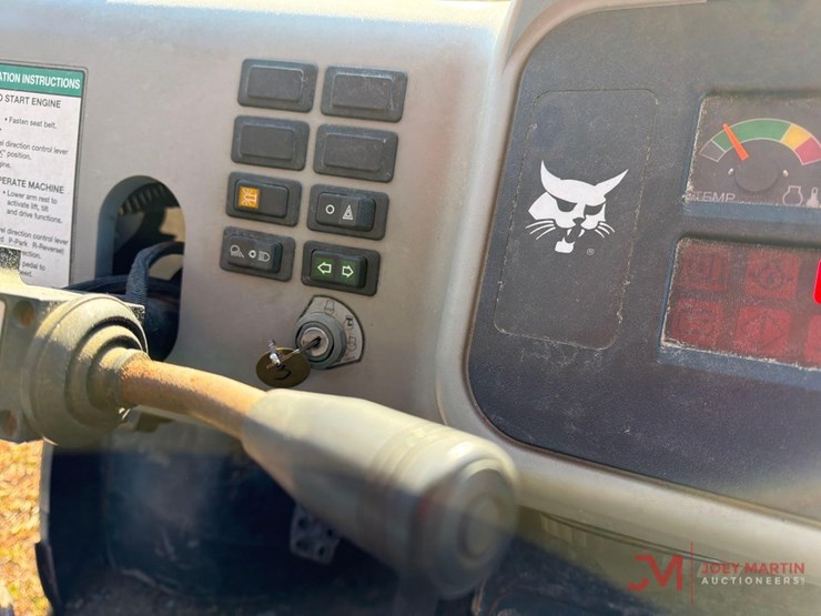 2008-bobcat-5600-toolcat-utv-image-24