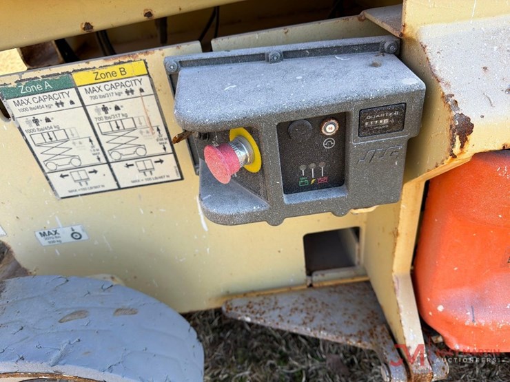 2015-jlg-3246es-image-12